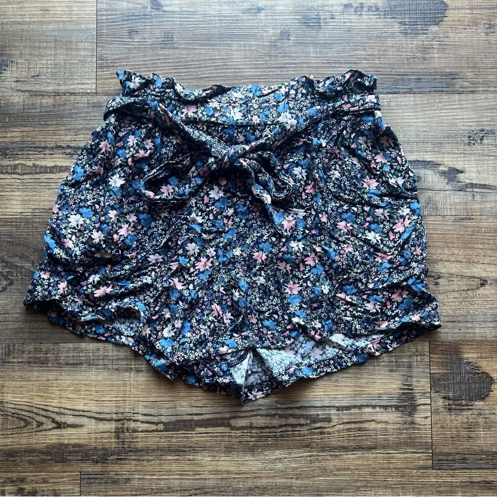Hollister Womens Blue & Pink Floral Print Viscose Shorts Size Small